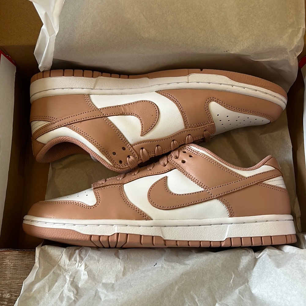 WOMENS NIKE DUNK LOW
